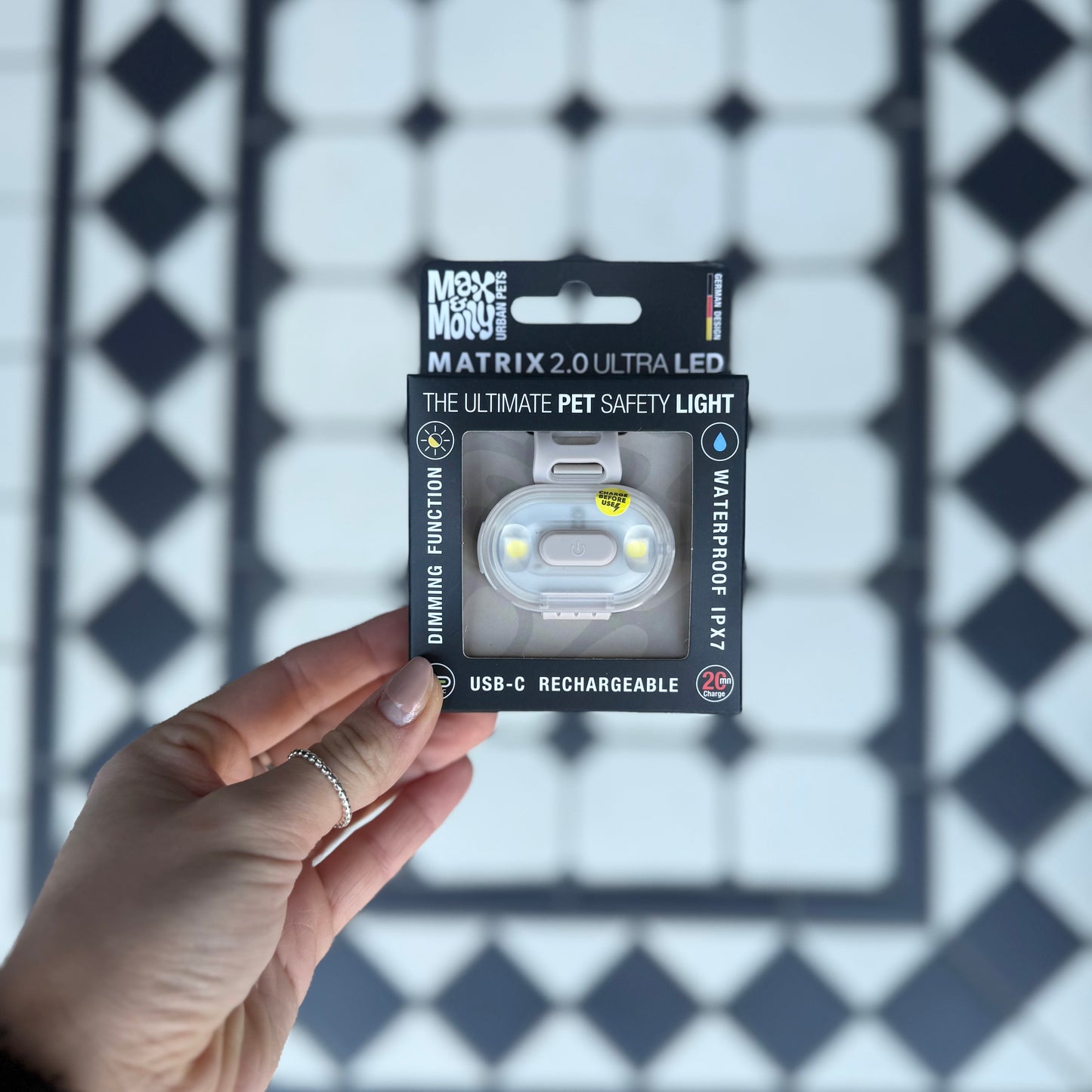 Max & Molly Matrix Light